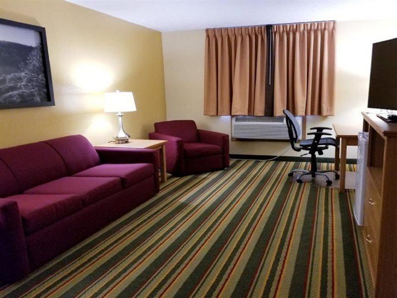 Super 8 By Wyndham Ottawa Starved Rock Hotell Exteriör bild