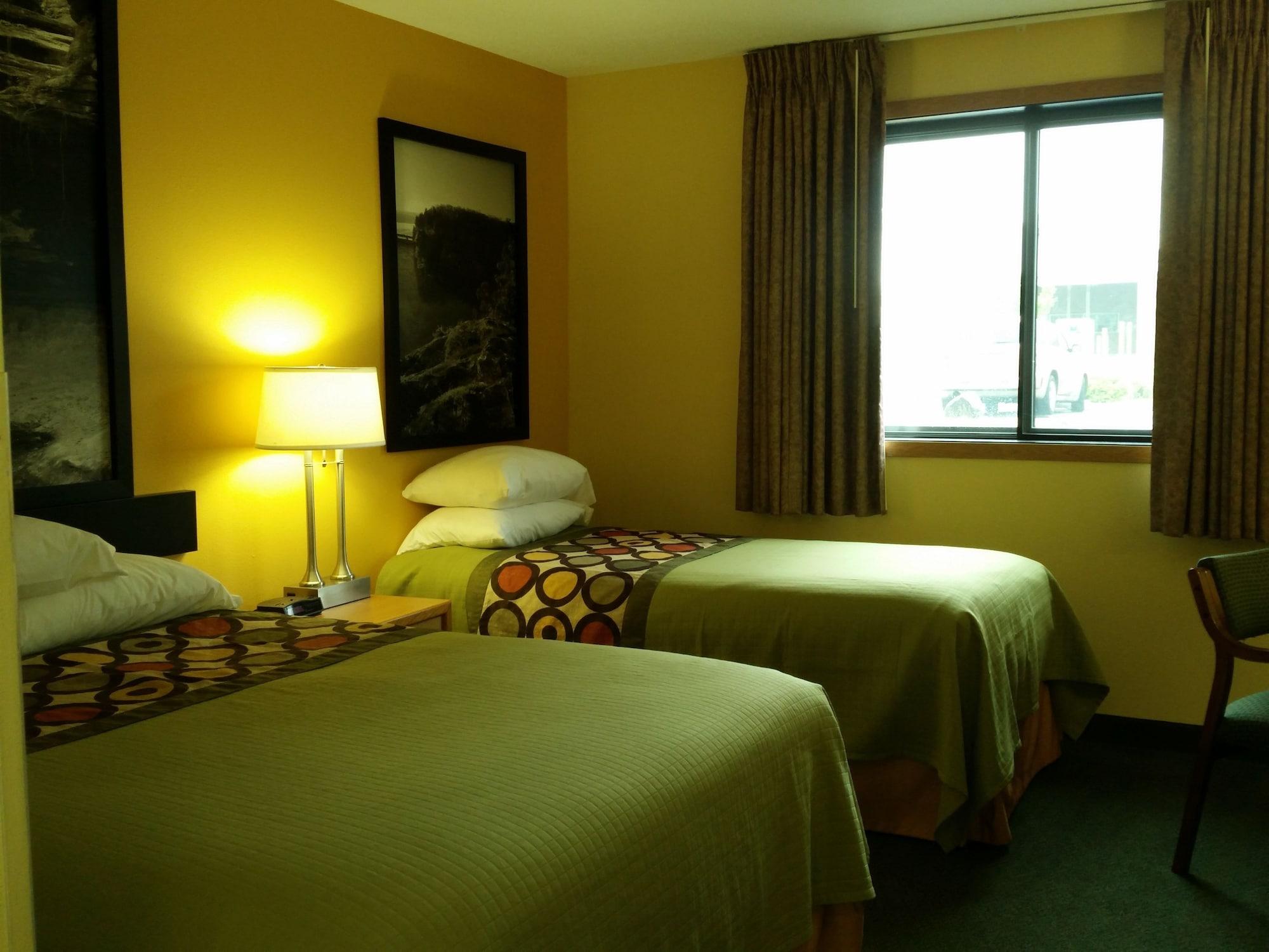 Super 8 By Wyndham Ottawa Starved Rock Hotell Exteriör bild
