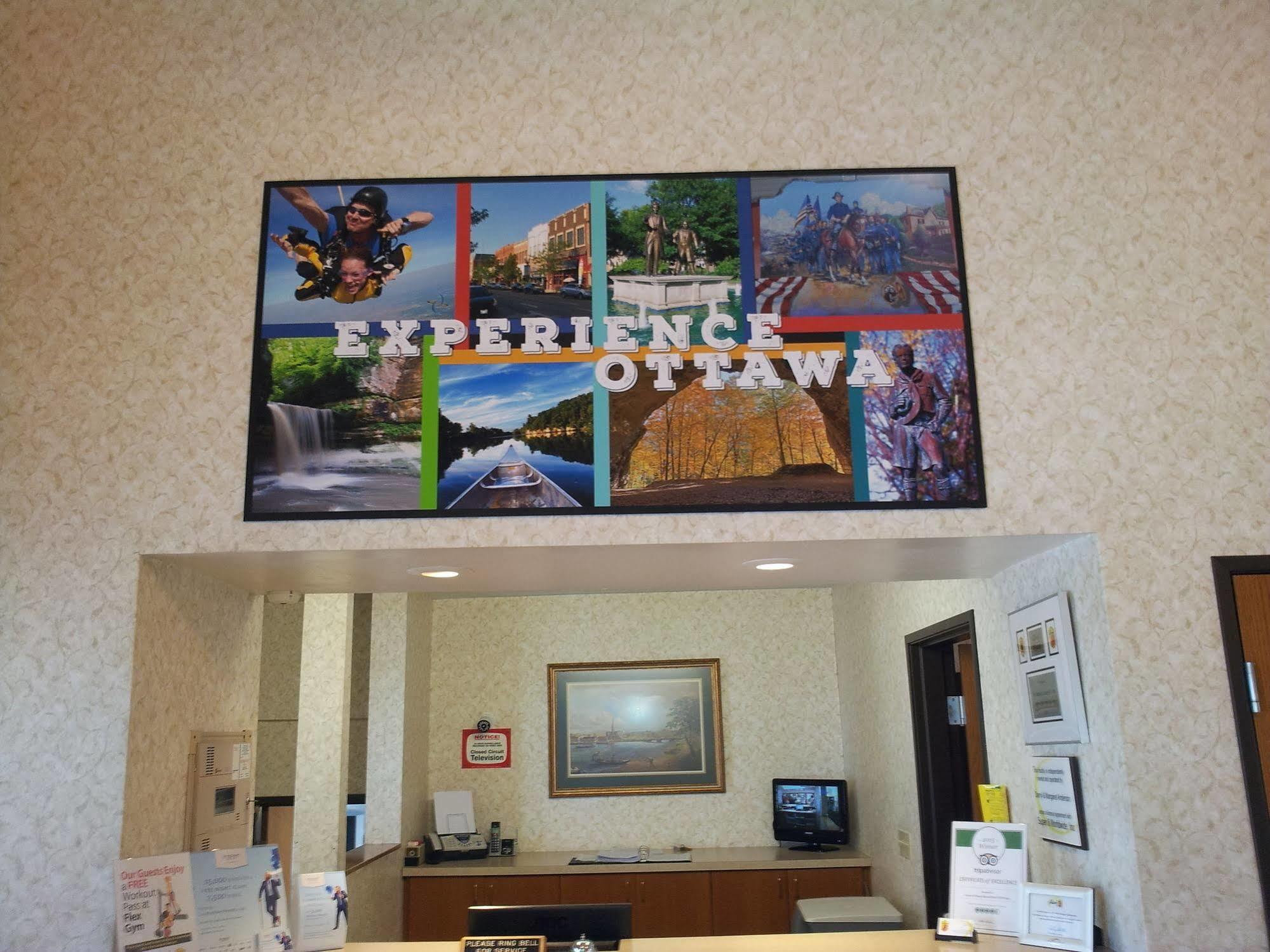 Super 8 By Wyndham Ottawa Starved Rock Hotell Exteriör bild
