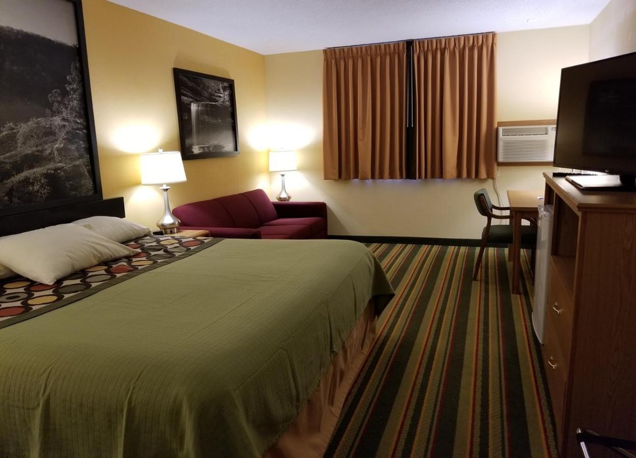 Super 8 By Wyndham Ottawa Starved Rock Hotell Exteriör bild