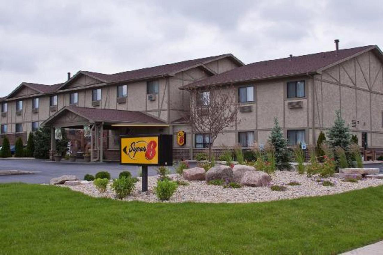 Super 8 By Wyndham Ottawa Starved Rock Hotell Exteriör bild